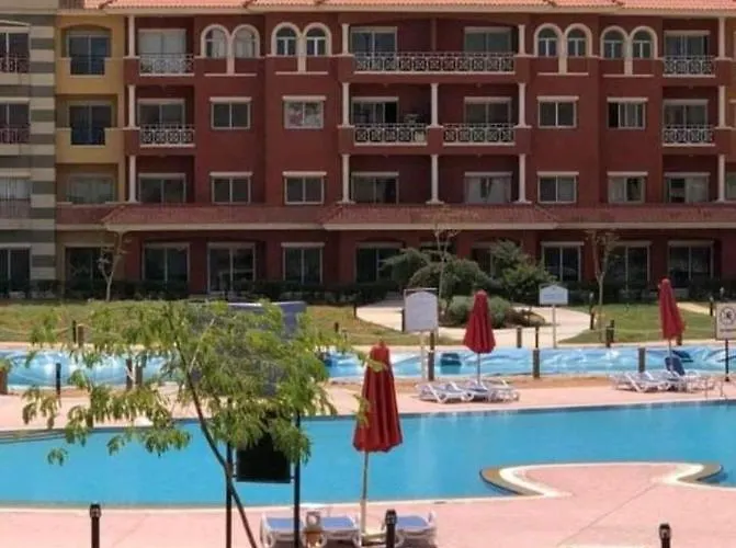 Porto Hosts & Aparthotel 2*